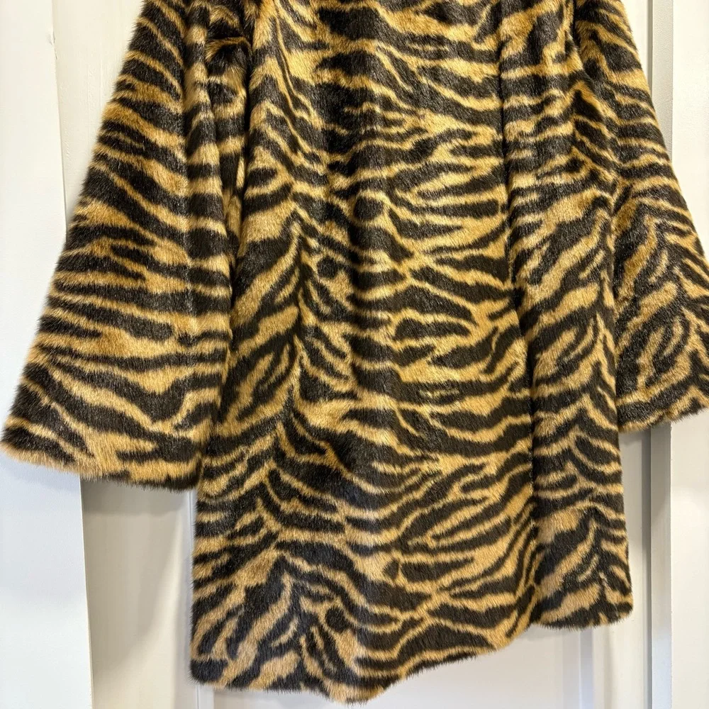 H&M Brown & Tan Tiger Animal Pattern Faux Fur Coat Size XS - Picture 9 of 12